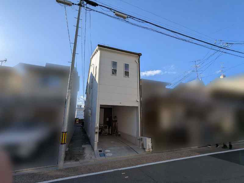 ビルトインガレージの家