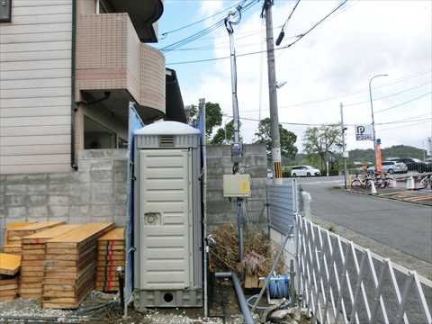 工事用の仮囲い、トイレ、電気、水道